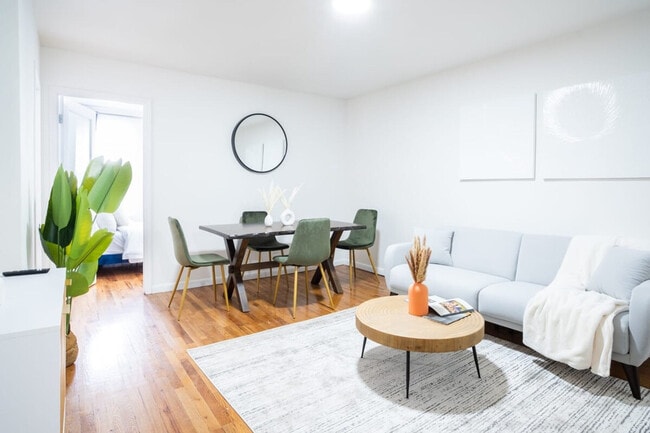 Building Photo - 220 E 49th St Rental