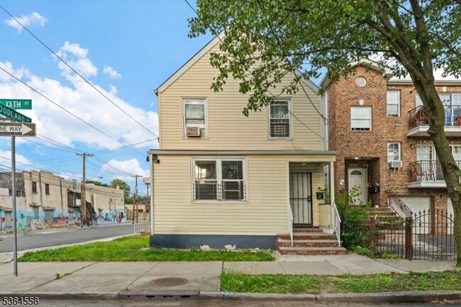 Photo - 718 S 13th St Apartamento