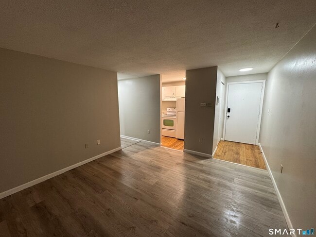 Building Photo - 958 Wethersfield Ave Unit 303