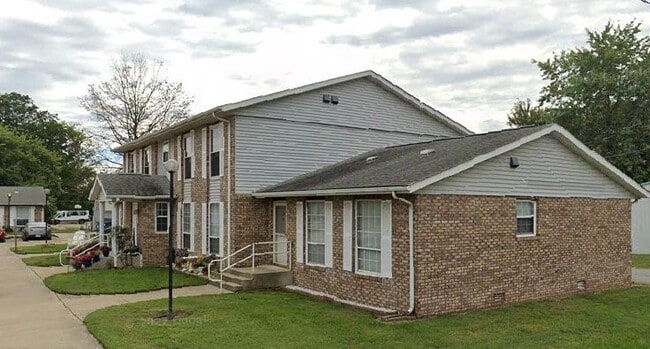 Photo - 203 N Division St