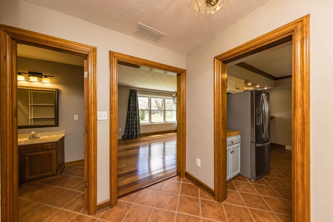 Photo - 229 Topaz Ln