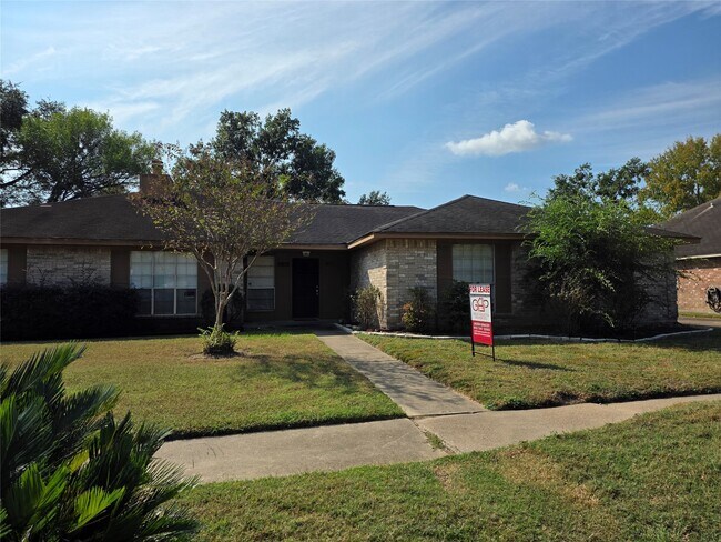 Photo - 19223 Woodglen Dr