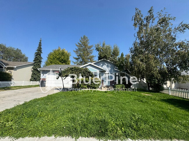 Building Photo - 3705 Spring Creek Dr Rental