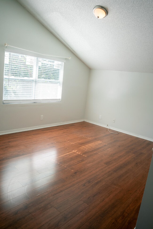 Photo - 5884 Dewberry Way