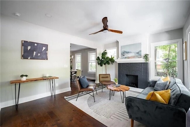 Photo - 943 Rose Cir SW