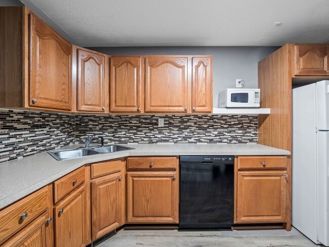 Photo - 524 Riverland Rd SE Unit Apt B