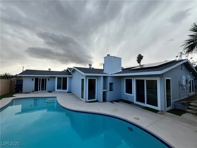 Photo - 3140 Hebard Dr