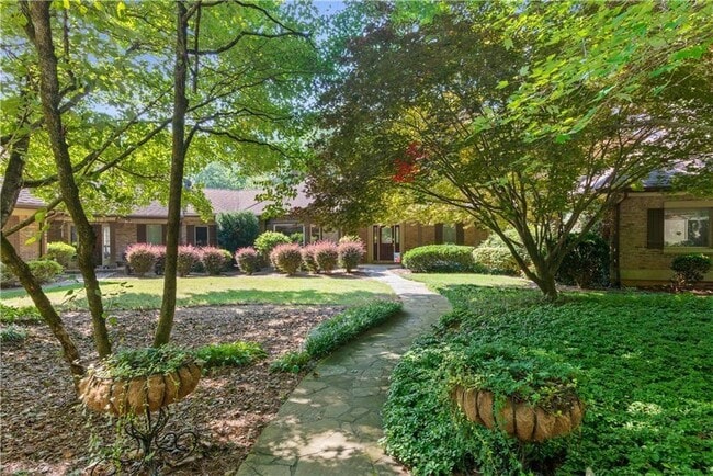 Photo - 15905 Westbrook Rd