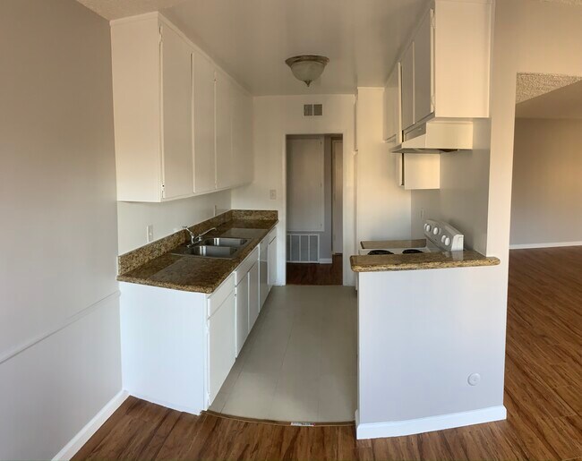 711 Orange Grove Ave Unit 203