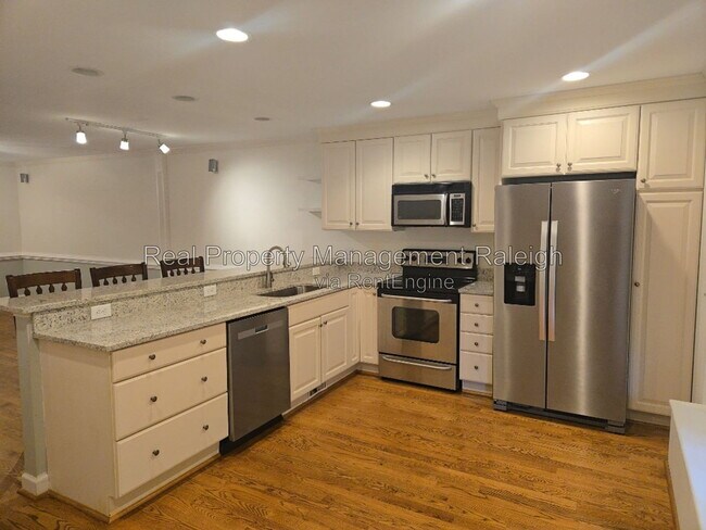 1647 Claiborne Ct