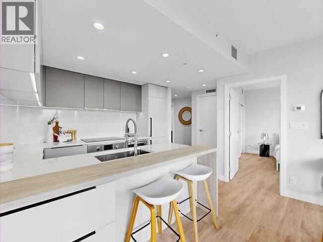 567 Emerson St Unit 19XX