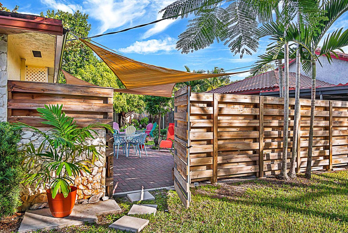 Photo - 5880 SW 32nd Terrace Unidad 1