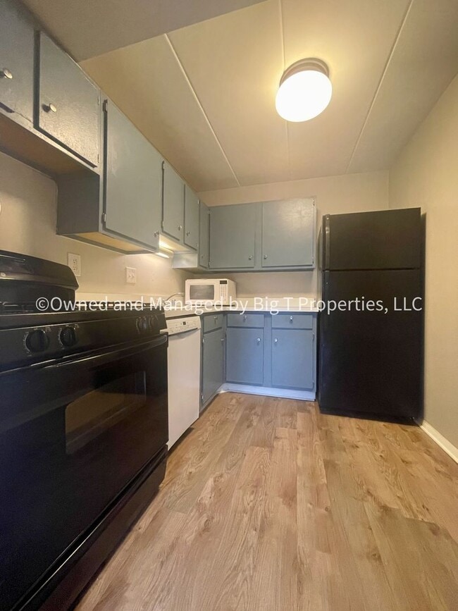 Photo - 1 bd 1ba in Leesburg, VA overlooking golf course