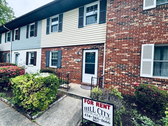 Building Photo - Comfort and Convenience