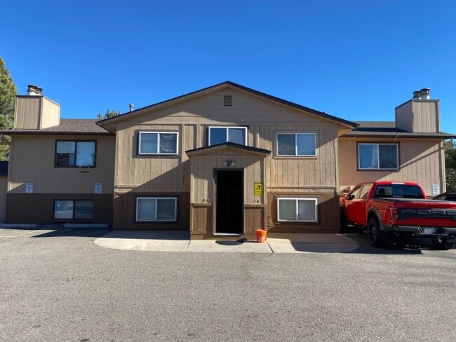 Building Photo - 127 W 45th St Unit B