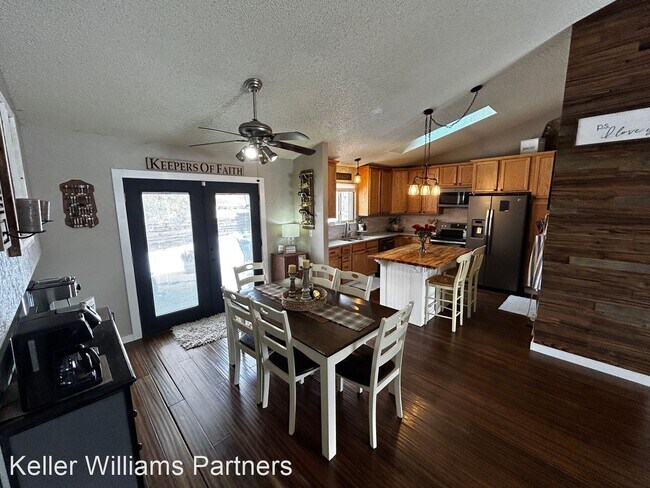 Photo - 4 br, 2 bath House - 5855 E Old Farm Cir