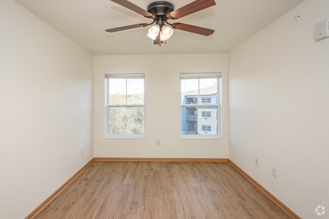 1HAB, 1BA - 561 - 690SF - The Depot