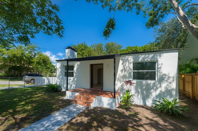 Building Photo - 445 NW 44th St