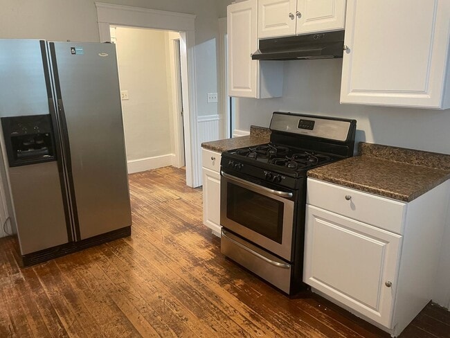 Building Photo - 72-74 Academy Avenue Unit 1