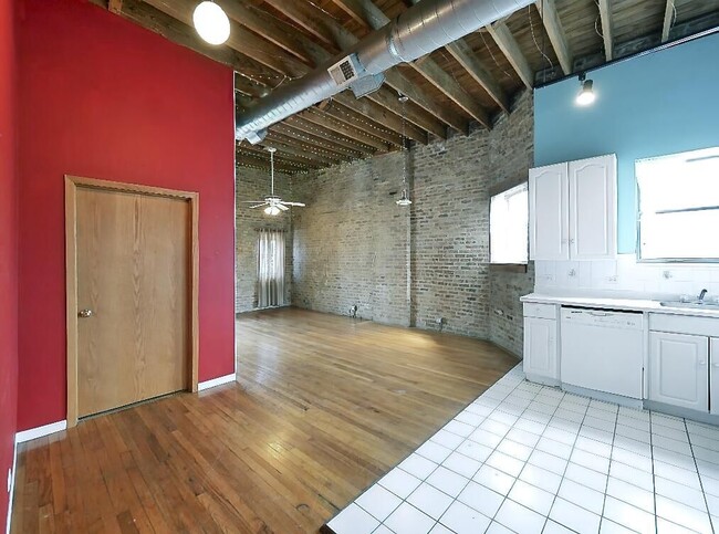 Photo - 2849 W Belmont Ave Unit 2F