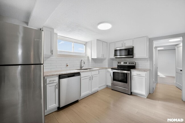 Photo - 4325 S Cherokee St