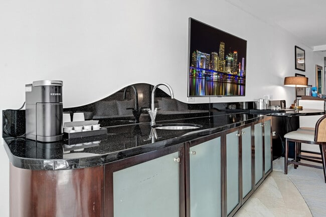 Photo - 4441 Collins Ave Unit SI ID1540534P