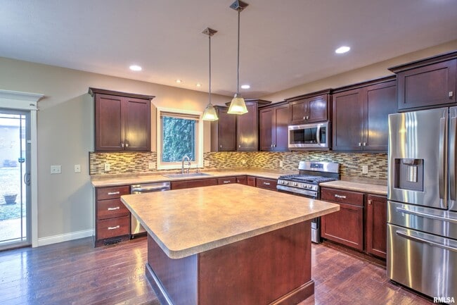 Photo - 2708 W Sesame St Casa