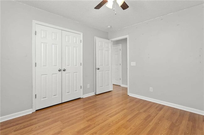 Building Photo - 3010 Winston Dr Unit 3010