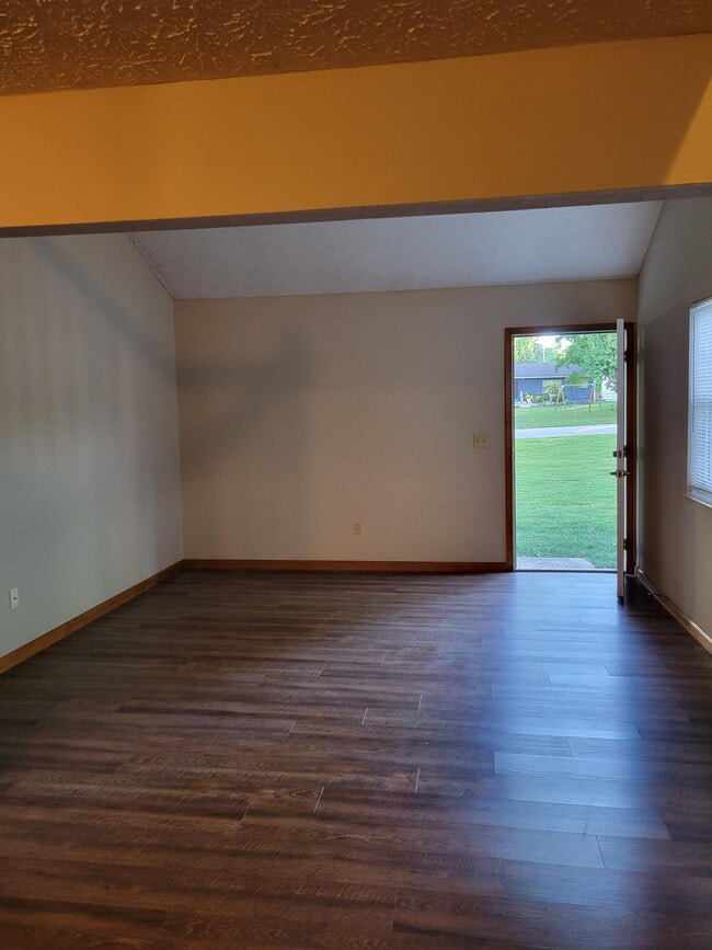 Photo - 701 Village Dr