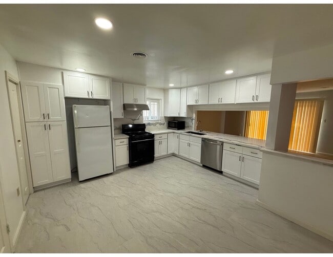 Photo - 4 bedroom home now available in South San Jose near Hellyer County Park!