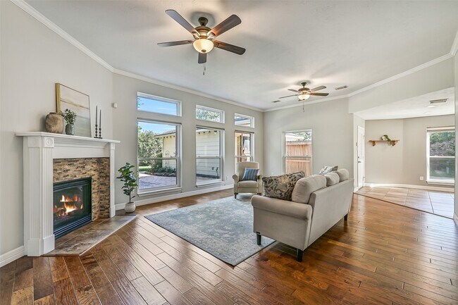 Photo - 513 Meadow Bend Dr