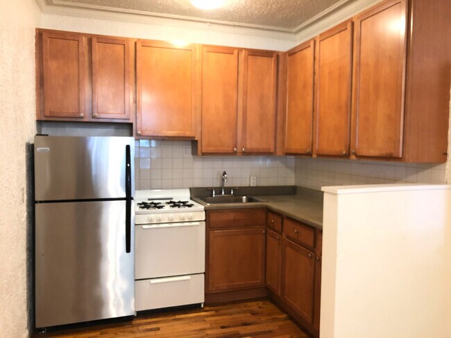 Photo - 4440 N Wolcott Ave Apartments