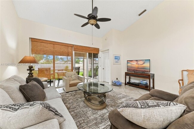 Photo - 401 Sabal Palm Ln