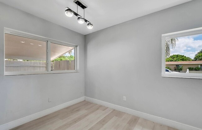 Dinning - 9720 SW 161st St Unit A