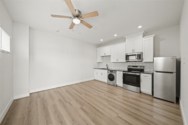 4007 New Orleans St Unidad B 1/2