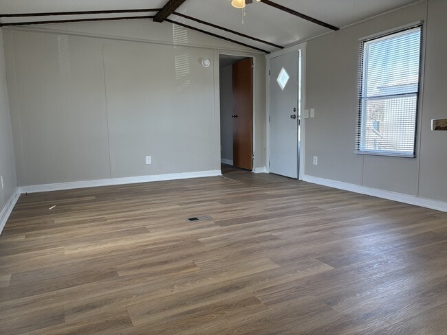 Photo - 531 Canterbury Ct