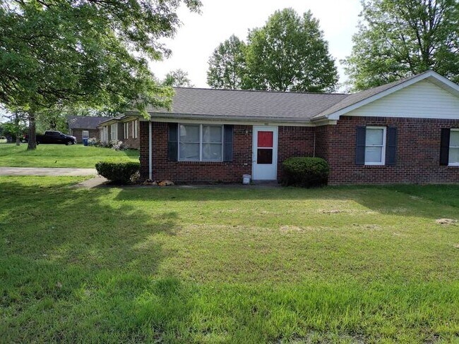 Photo - 1002 Northwood Loop