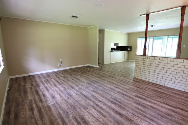 Photo - 880 Morning Glory Dr