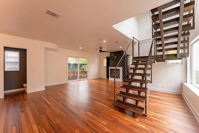 Photo - 716 Post Oak St