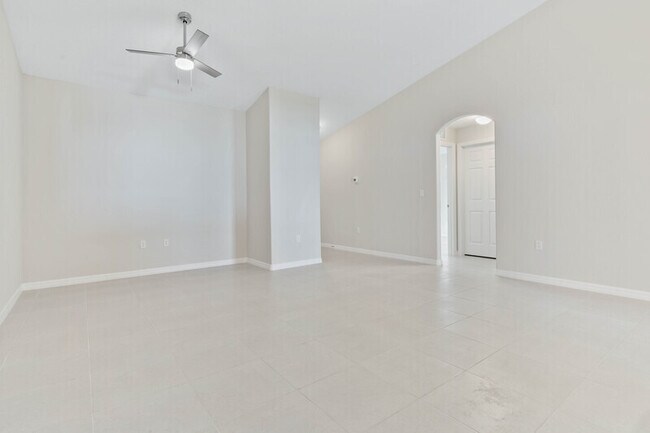 Photo - 158 Secretary Trail