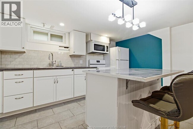 Photo - 1784 PARTINGTON LOWER