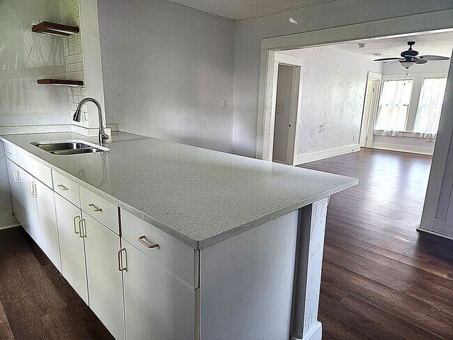Photo - 125 Palm Pl Unit B