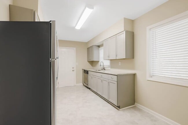 Photo - 2966 Sylvan Rd