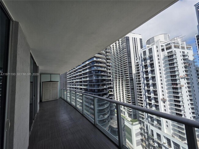 Photo - 1100 S Miami Ave Unidad 2711