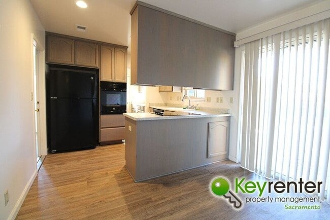 Photo - 2308 Rogue River Dr