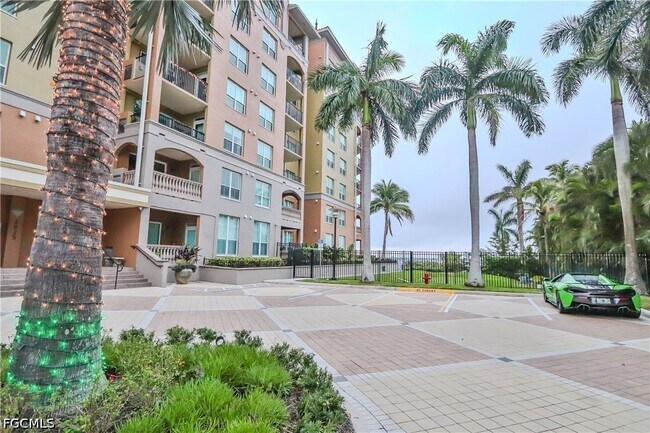 2825 Palm Beach Blvd Unit 116