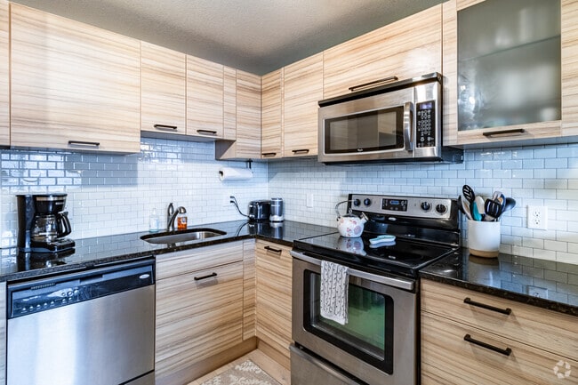Building Photo - 120 S Pennsylvania St Unit 302 Rental