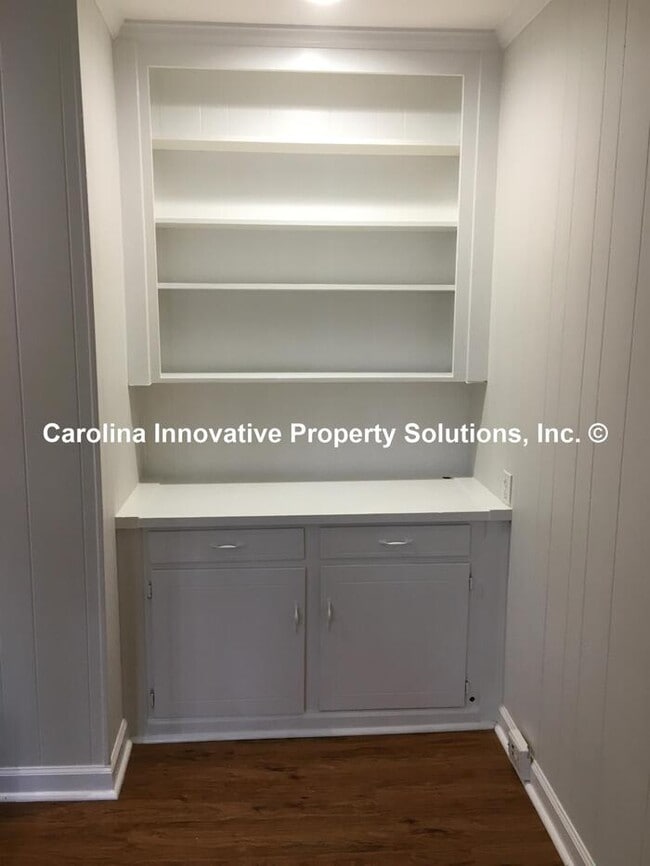 Photo - 7622 Helmdale Ave