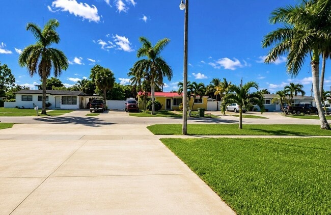 Photo - 124 Abaco Dr