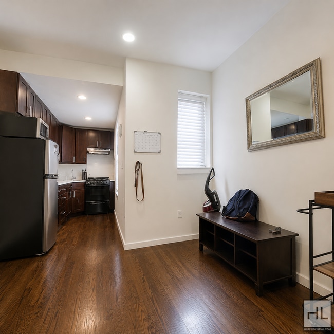 Photo - NOSTRAND AVENUE / Crown Heights / AVAIL SEPT 1st. Unidad 3R